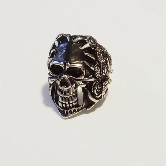 New stainless steel skull ring size 11 - Picture 2 of 5